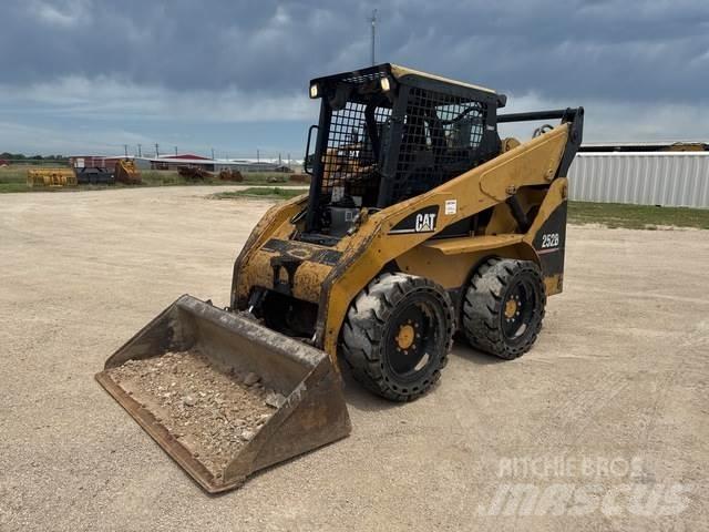 CAT 252B Kompaktlader