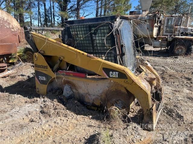 CAT 252B3 Kompaktlader