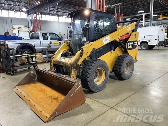 CAT 272D Kompaktlader