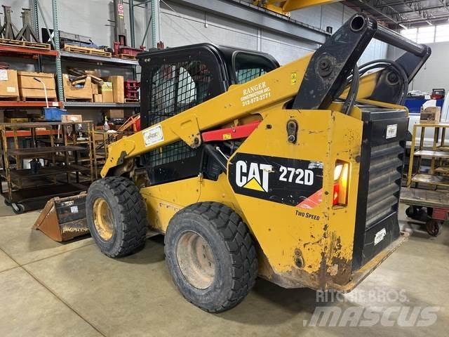 CAT 272D Kompaktlader