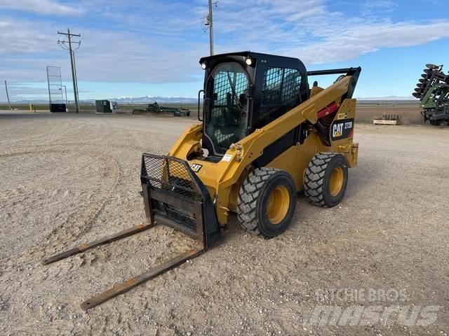 CAT 272D Kompaktlader