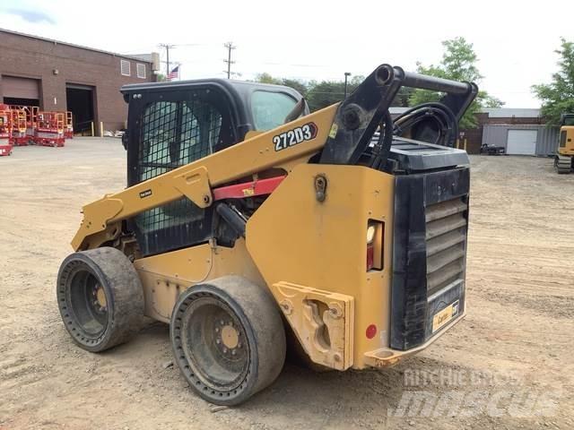 CAT 272D3 Kompaktlader