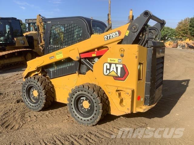 CAT 272D3 Kompaktlader