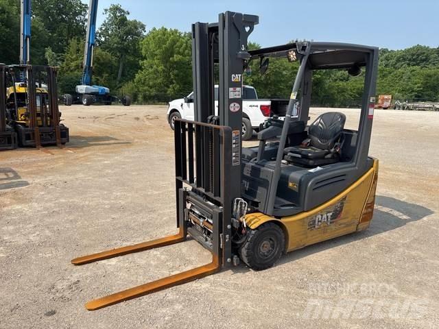 CAT 2ET3000 Elektrostapler