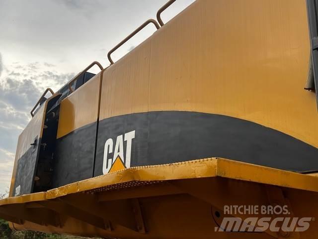 CAT 390DL Raupenbagger