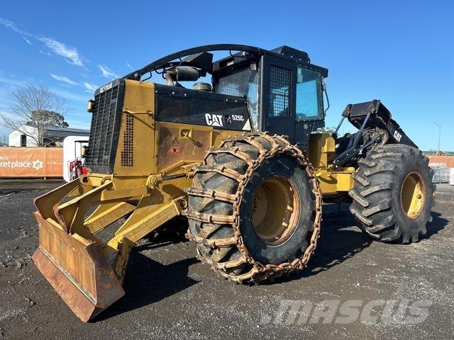 CAT 525C Stammholzschlepper