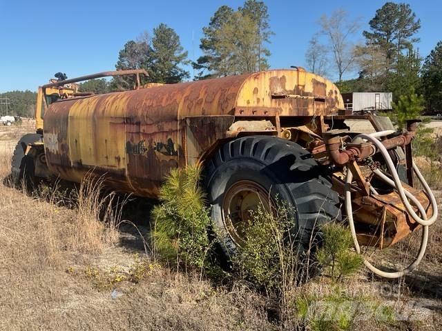 CAT 613B Wassertanker