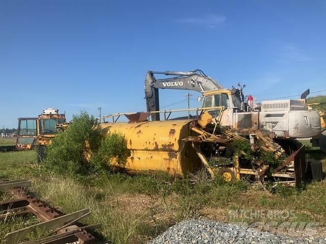 CAT 613C Wassertanker