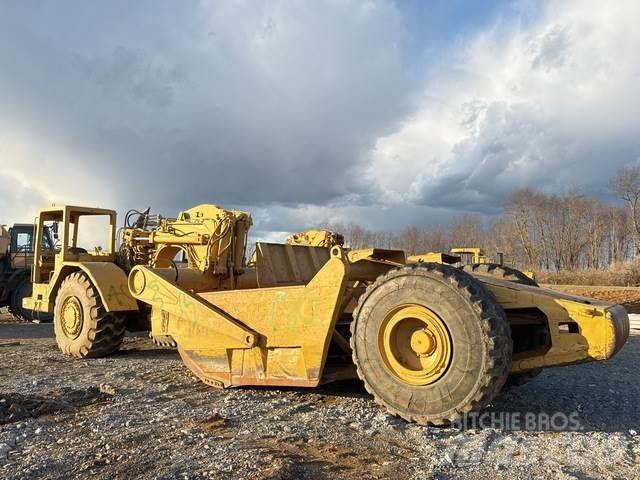 CAT 621B Schaber