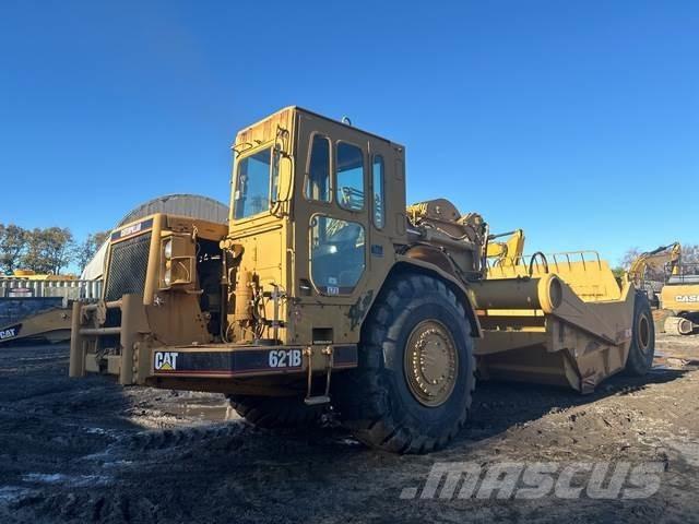 CAT 621B Schaber