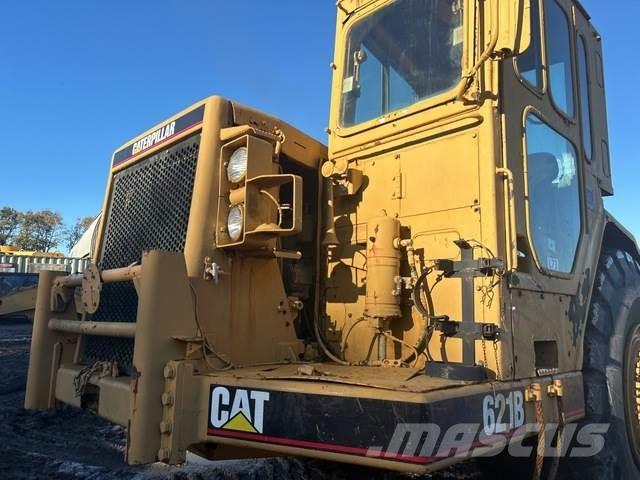 CAT 621B Schaber
