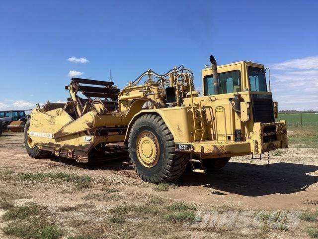 CAT 623F Schaber
