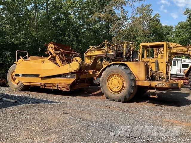 CAT 623F Schaber