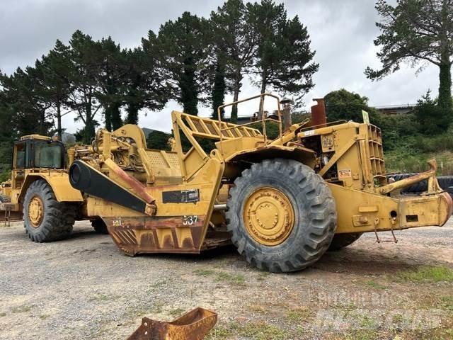 CAT 637D Schaber