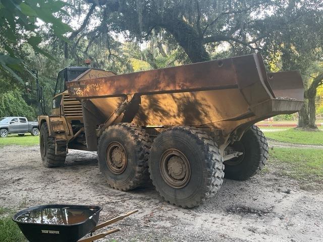 CAT 725 Dumper - Knickgelenk