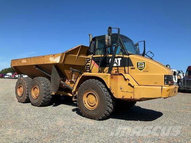 CAT 725 Dumper - Knickgelenk