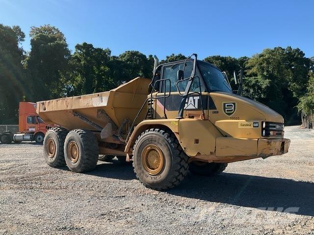 CAT 725 Dumper - Knickgelenk