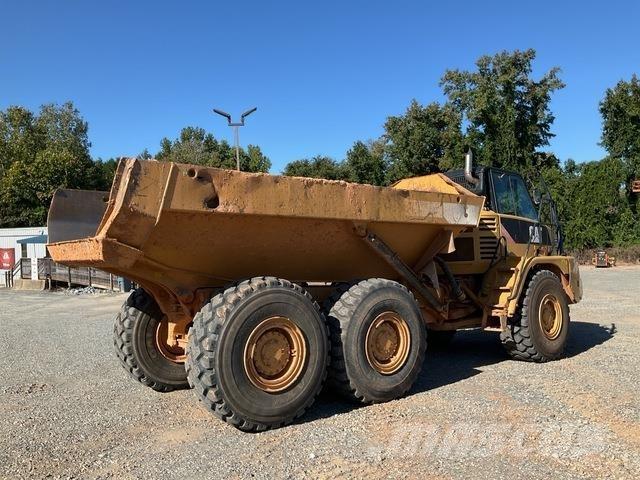 CAT 725 Dumper - Knickgelenk