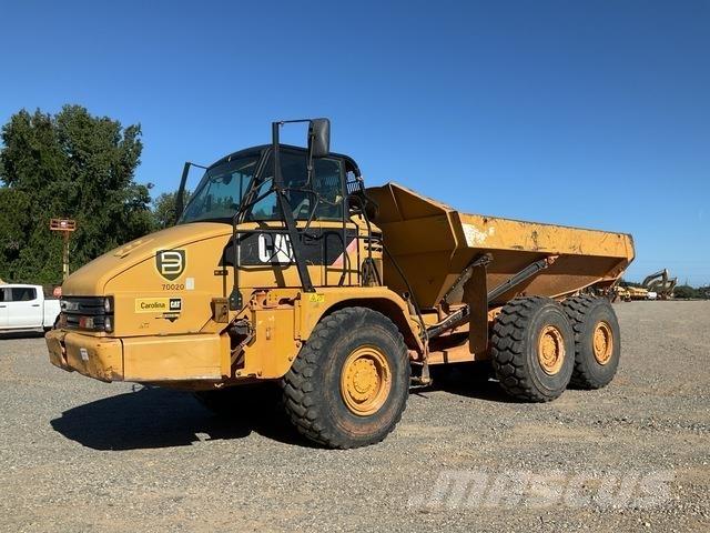 CAT 725 Dumper - Knickgelenk