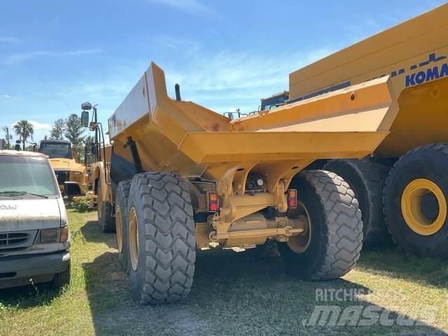 CAT 725C2 Dumper - Knickgelenk