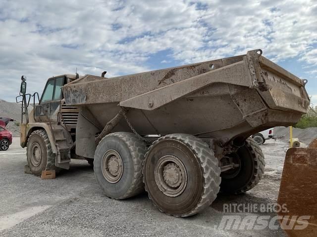 CAT 730 Dumper - Knickgelenk