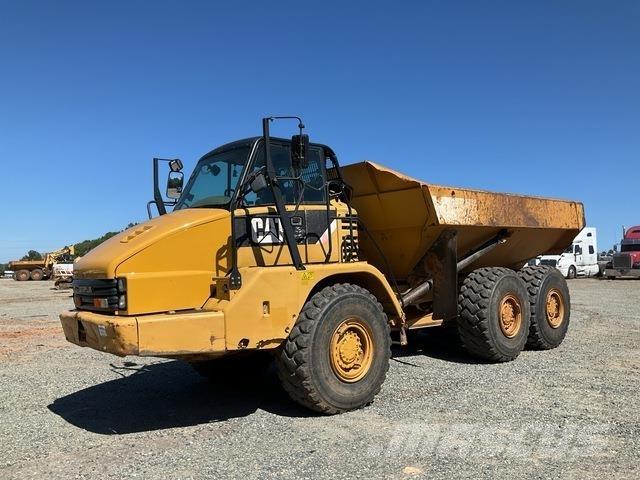 CAT 730 Dumper - Knickgelenk