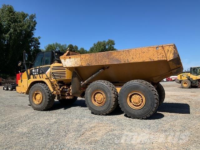 CAT 730 Dumper - Knickgelenk