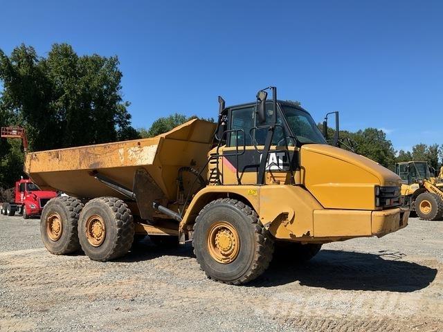 CAT 730 Dumper - Knickgelenk
