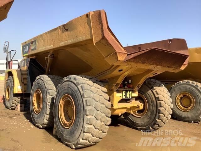 CAT 740 Dumper - Knickgelenk