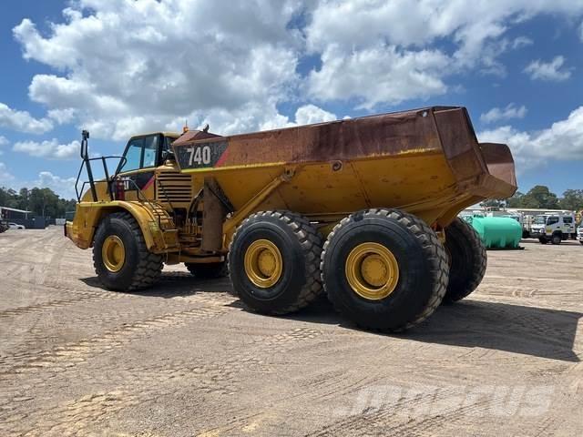 CAT 740 Dumper - Knickgelenk