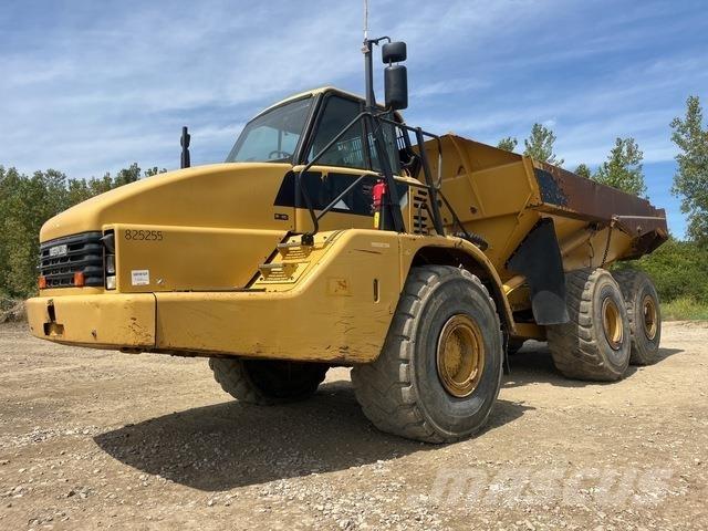 CAT 740 Dumper - Knickgelenk