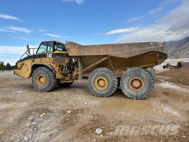 CAT 740 Dumper - Knickgelenk