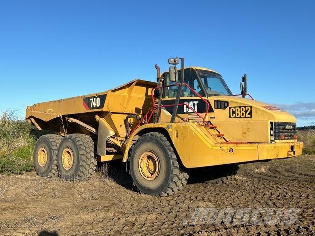 CAT 740 Dumper - Knickgelenk