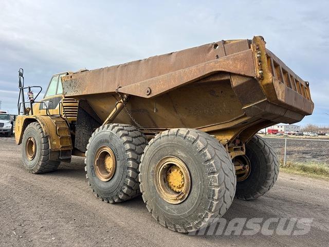CAT 740 Dumper - Knickgelenk