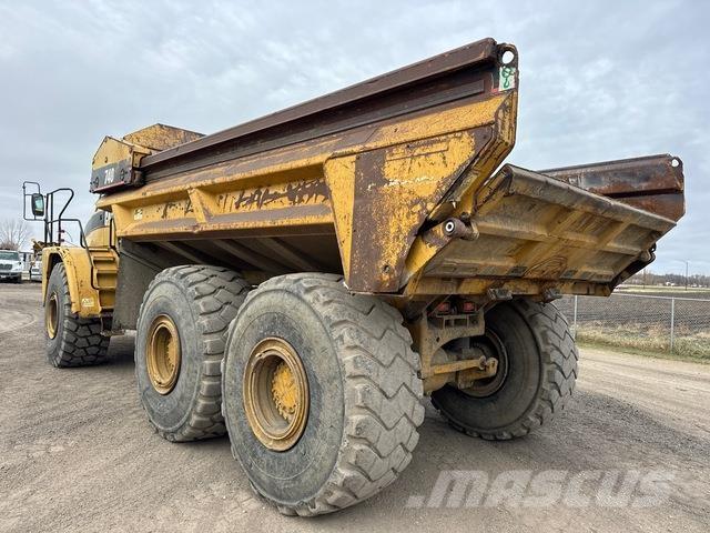CAT 740 Dumper - Knickgelenk