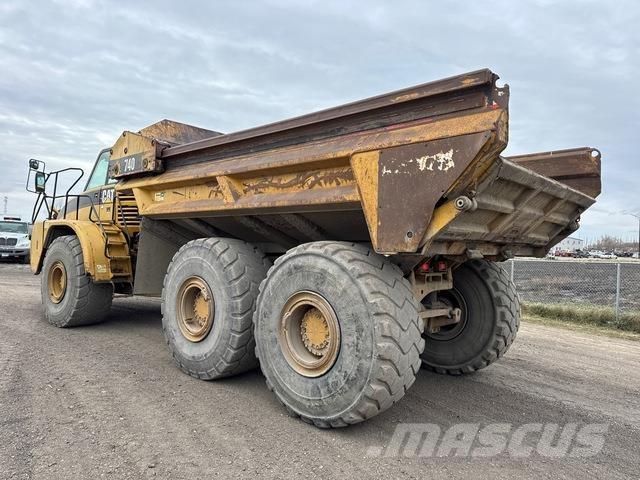 CAT 740 Dumper - Knickgelenk