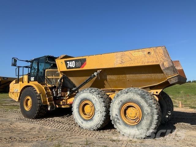 CAT 740GC Dumper - Knickgelenk
