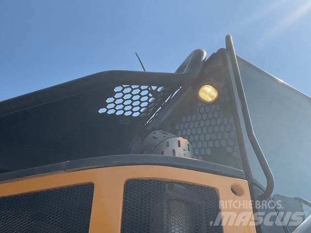 CAT 745 Dumper - Knickgelenk