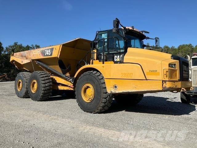 CAT 745 Dumper - Knickgelenk