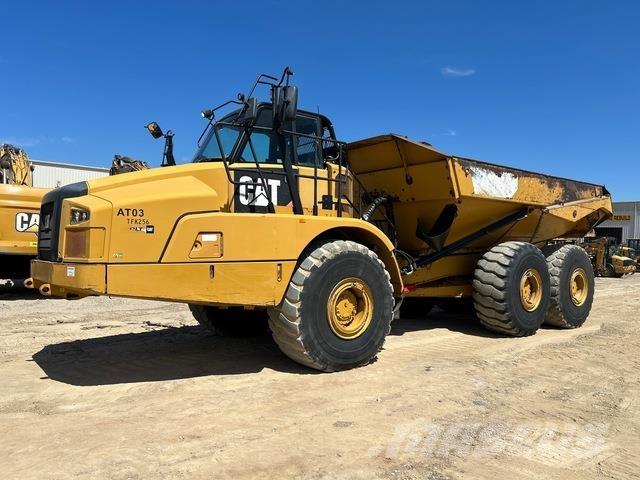 CAT 745C Dumper - Knickgelenk