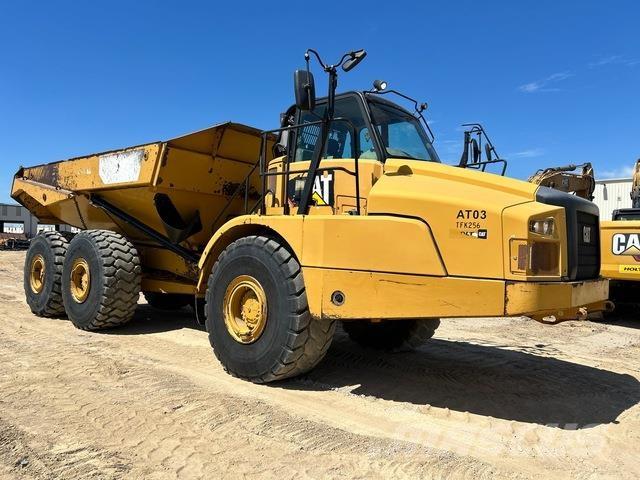 CAT 745C Dumper - Knickgelenk