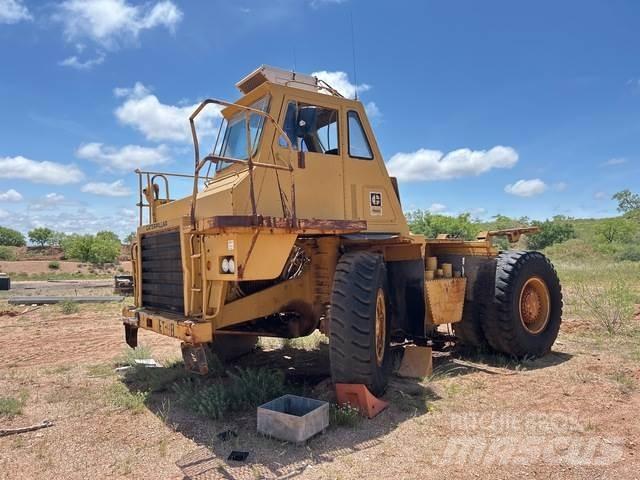 CAT 768C Dumper - Knickgelenk