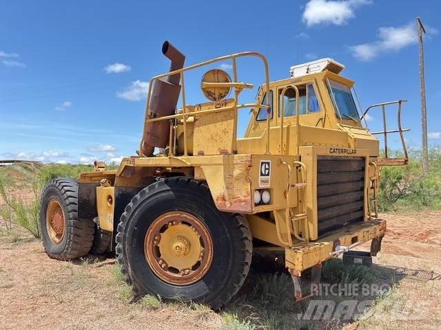 CAT 768C Dumper - Knickgelenk