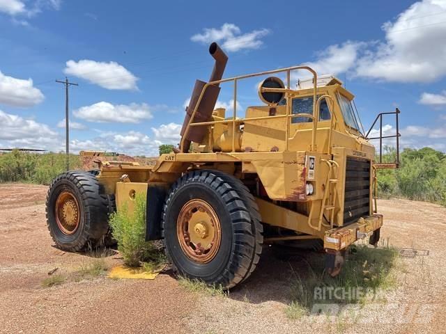 CAT 768C Dumper - Knickgelenk