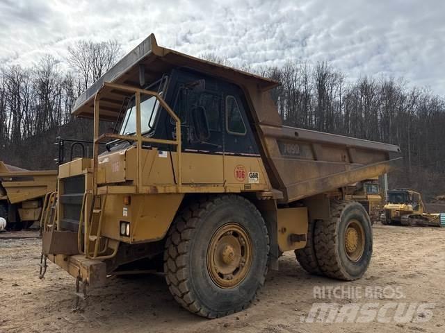 CAT 769D Dumper - Knickgelenk