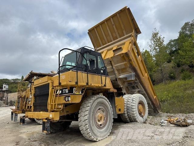 CAT 771D Dumper - Knickgelenk