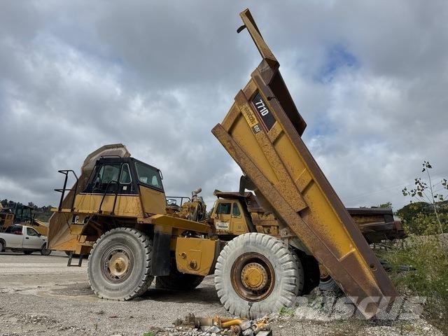 CAT 771D Dumper - Knickgelenk