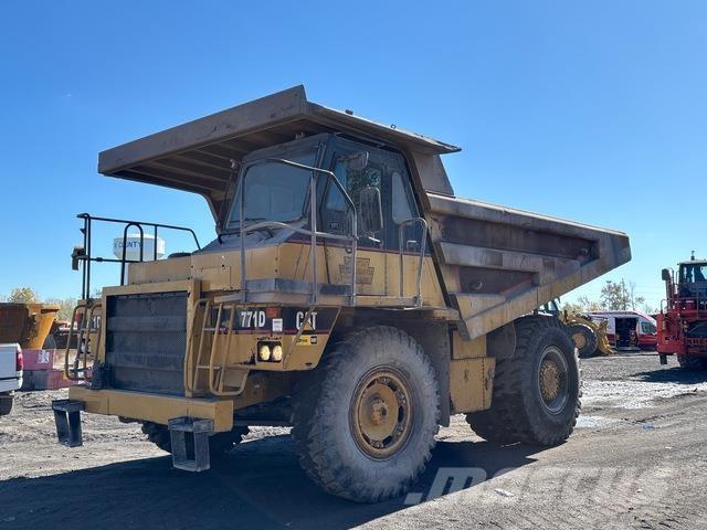 CAT 771D Dumper - Knickgelenk