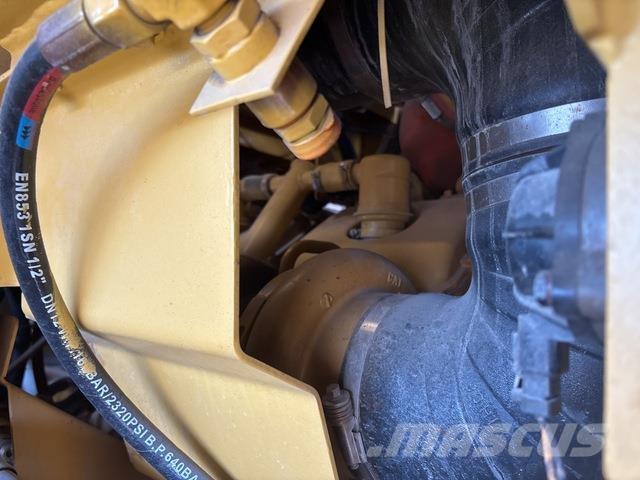 CAT 773E Dumper - Knickgelenk