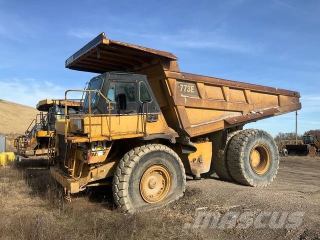 CAT 773E Dumper - Knickgelenk